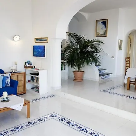 Villa Sleeps 4 Air Con Wifi *