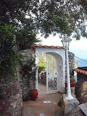 Sleeps 4 Air Con Wifi